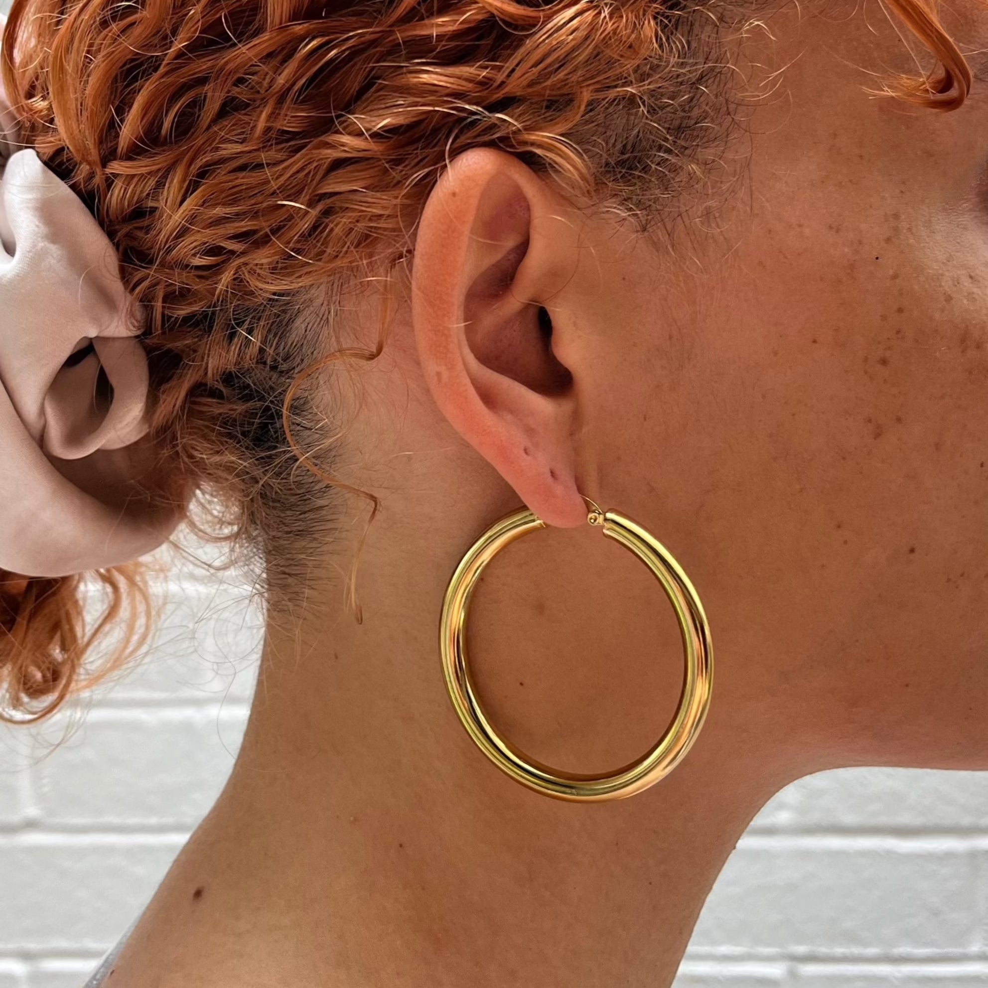 Ms. Dynamite Hoops