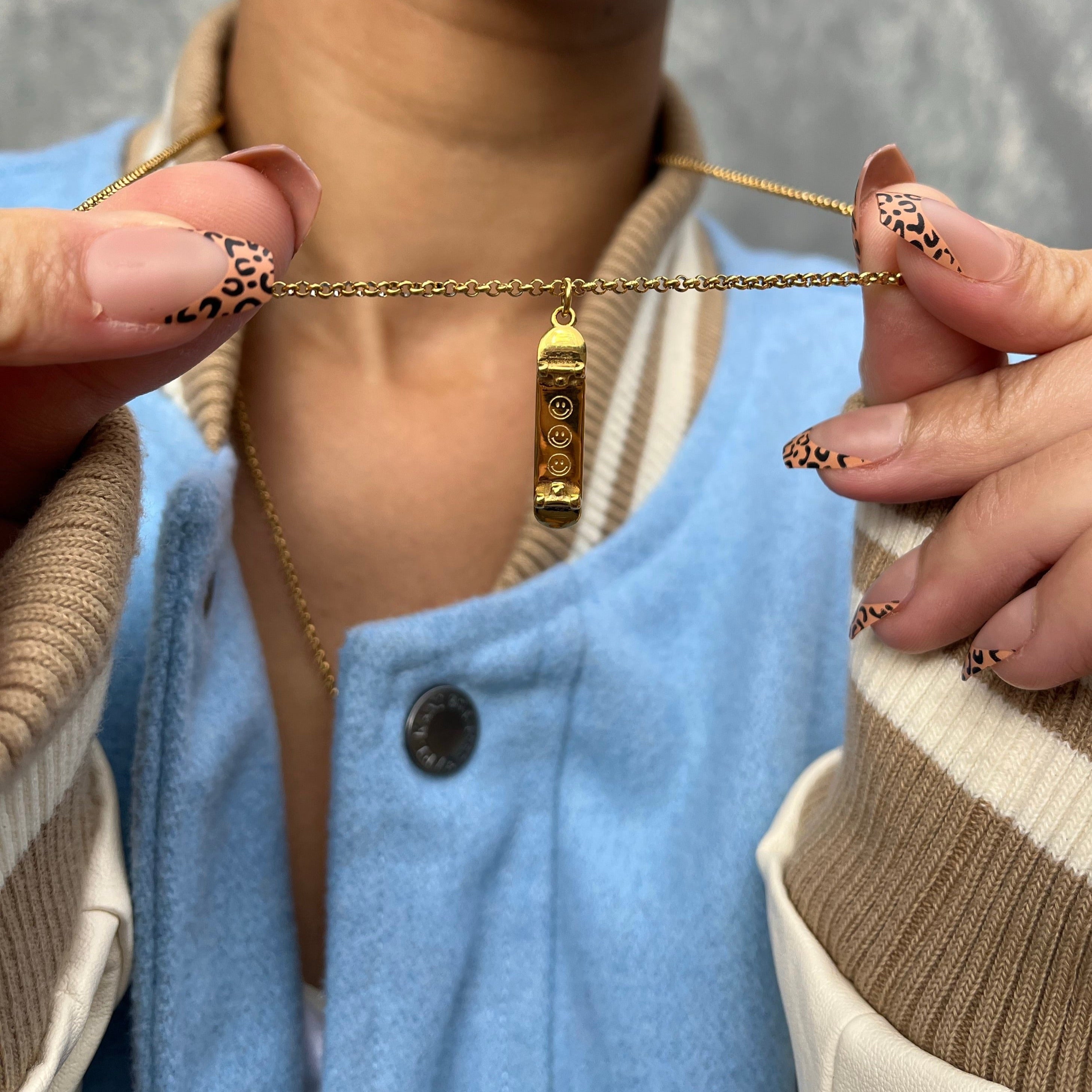 Smiley Skateboard Chain